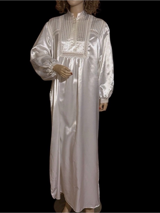 Ilise stevens Other - Vintage Ilise Stevens Nightgown White Satin Flannel Lined Lace Billow Sleeves L